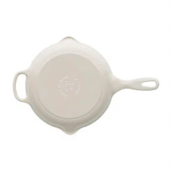 Le Creuset Skillet Koekenpan ø 23 Cm Gietijzer Meringue -Kamado Joe Verkoop 20182237160422 le creuset signature cast iron round skillet 23cm meringue 2